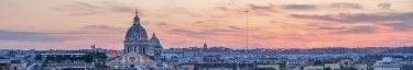 Romantische Skyline von Rom bei Sonnenuntergang, ideal für unvergessliche Erlebnisse.