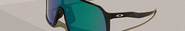 Stylische Sonnenbrille mit blau-grünen Gläsern für trendbewusste Abenteurer.